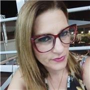 Docente di italiano impartisce lezioni